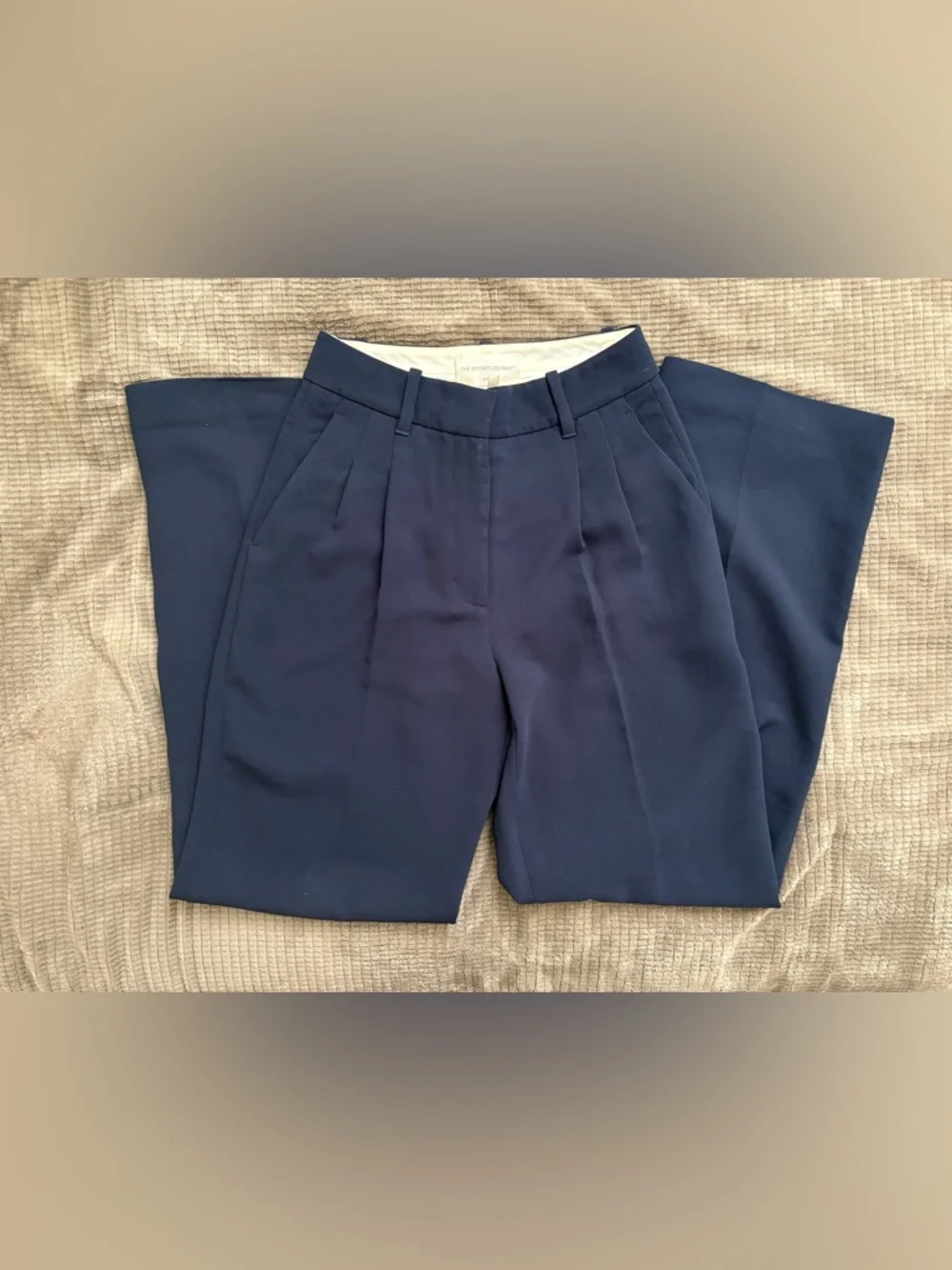 Aritzia The Effortless Pant Crepette - Picture 5 of 7